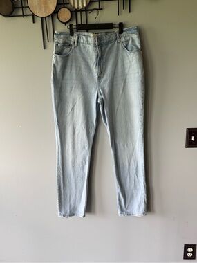 Abercrombie & Fitch Light Blue High-Rise Straight Jeans 18L